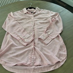 Banana Republic Size Medium Button Up Shirt